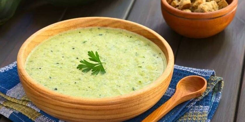 Cabbage and zucchini mash soup is a good stomach dish on the hypoallergenic diet menu