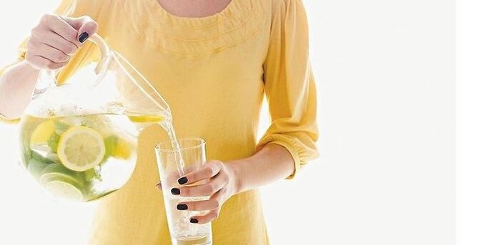 lemon water helps purify the body